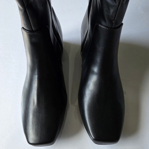 Liz Claiborne Deering Stacked Heel Riding Boots - Picture 4 of 7